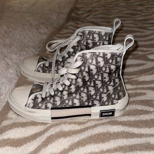 dior high top sneakers!!! Size 8. Worn once.